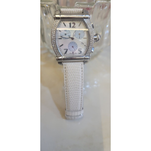 watch1-front-detail_25399977